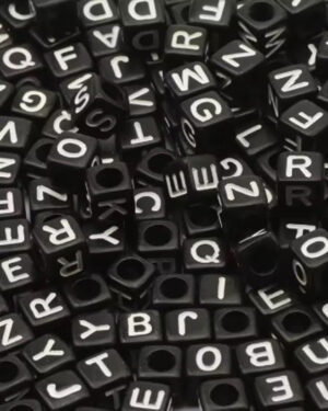 Kraal Alfabet zwart wit 4X7 mm